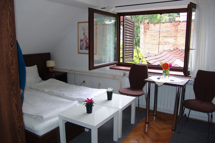 Room 40 of 62