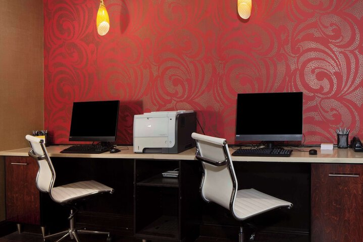 Business Center 48 of 52