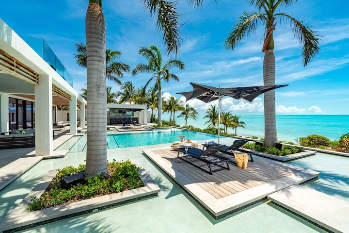 Pool 208 of 299