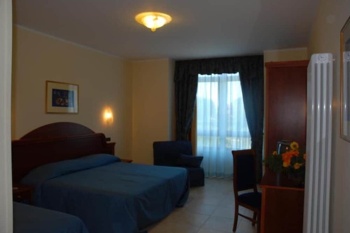 Room 15 of 52