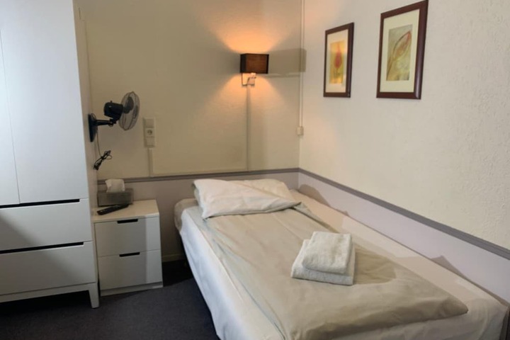 Room 13 of 47