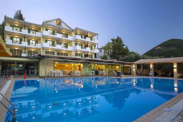 Pools & Facilities