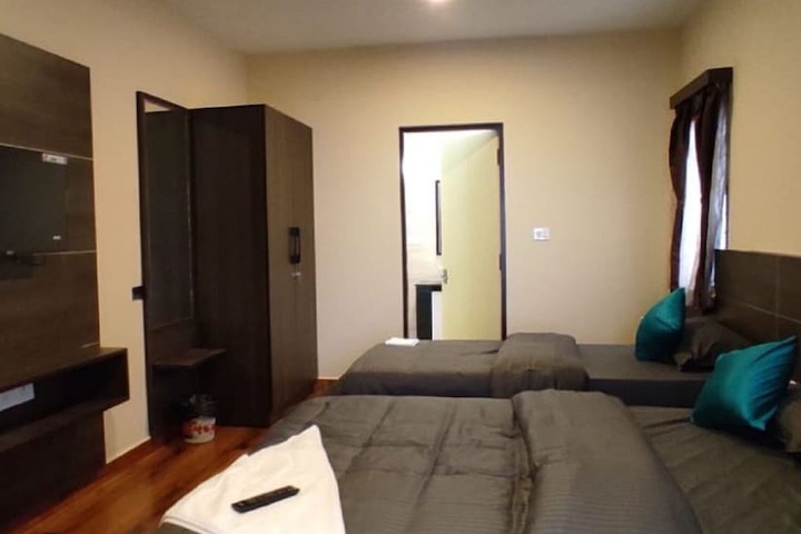 Room 7 of 49