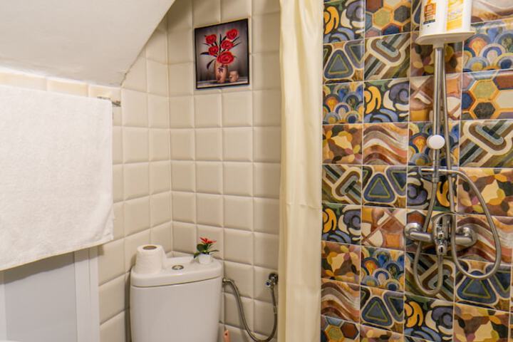 Room 17 of 24