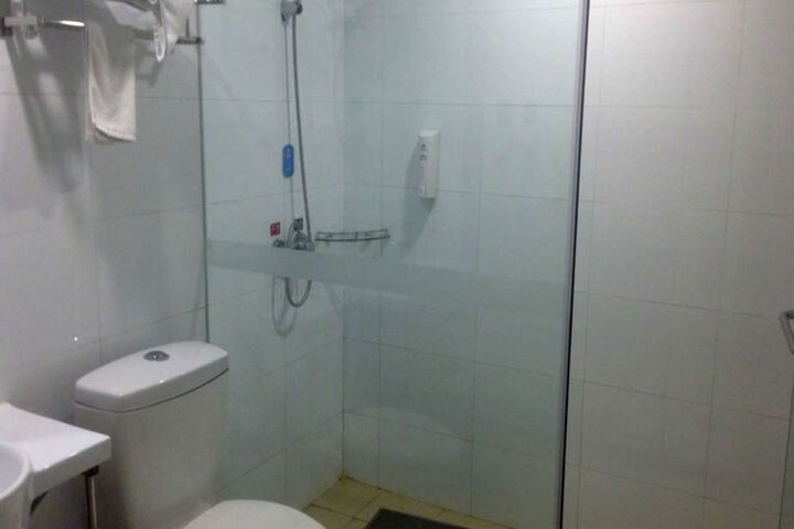 Room 18 of 27