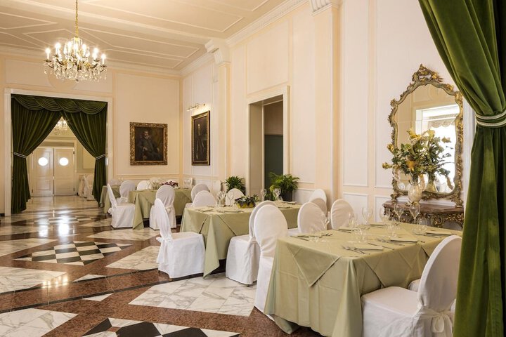 Dining Photos