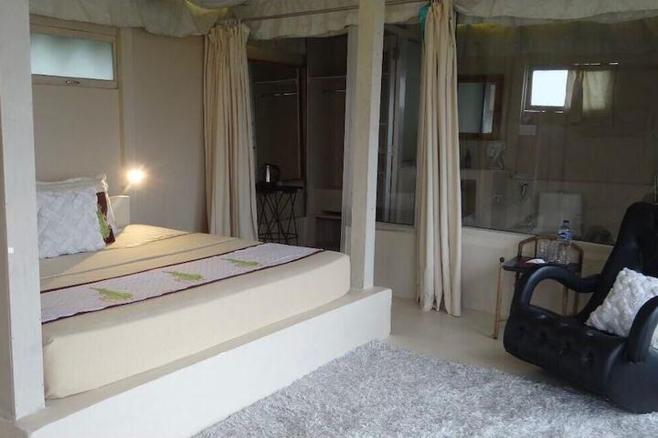 Room 21 of 97