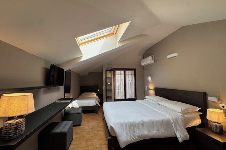 Room 42 of 140