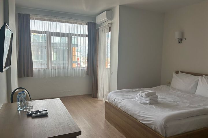 Room 18 of 48