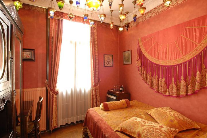 Room 21 of 54
