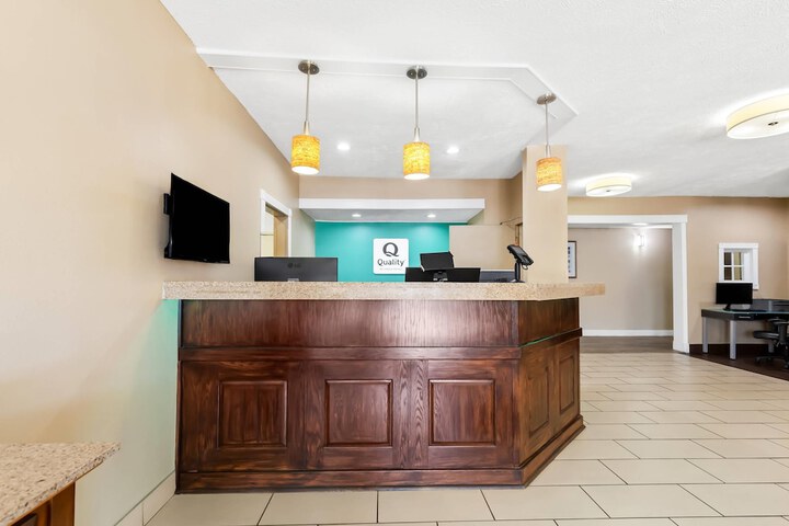 Entrance & Lobby