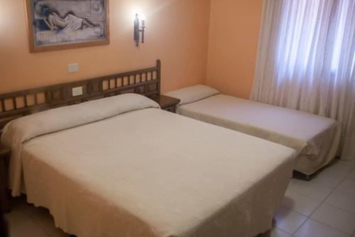 Room 9 of 18