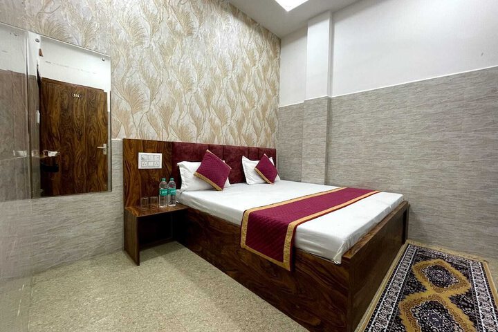 Room 16 of 31