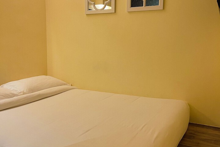Room 6 of 34