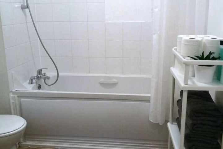 Room 12 of 17