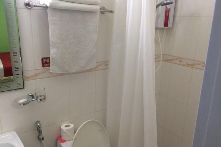 Room 10 of 17