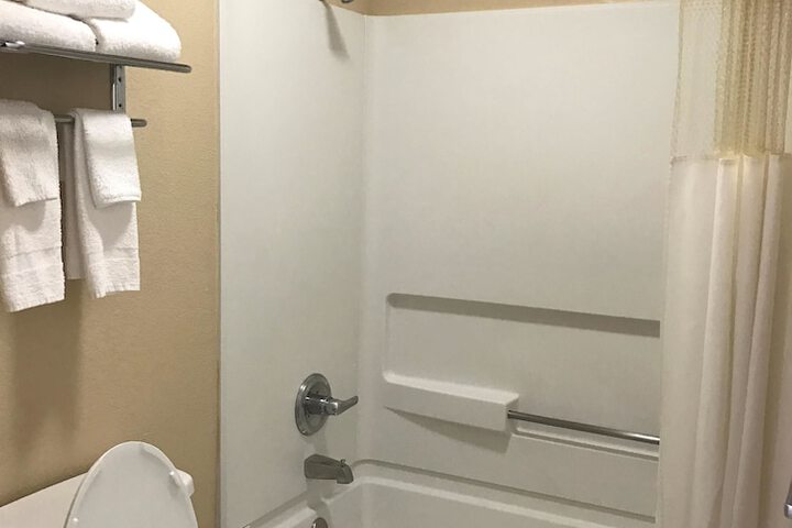 Room 9 of 12