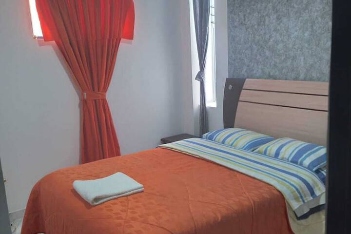 Room 4 of 10