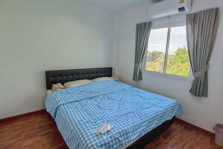 Room 5 of 73