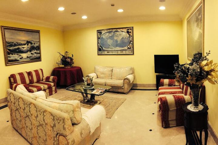 Guest Lobby
