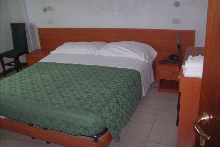 Room 12 of 54