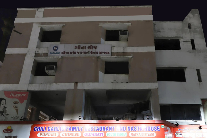 SPOT ON 45149 Hotel Geeta