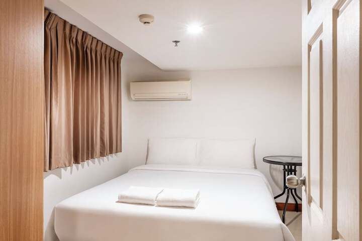 Room 5 of 63