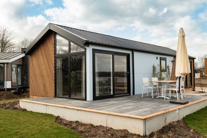 Tidy Chalet With Dishwasher, Near the River Maas in Kerkdriel