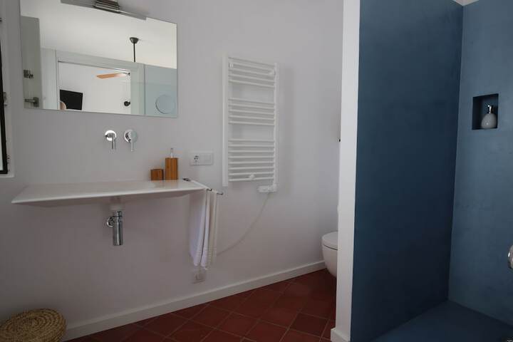 Clean Restrooms