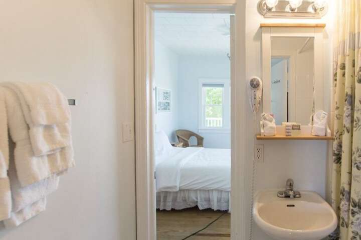 House Queen Size Bed (3 of 25)