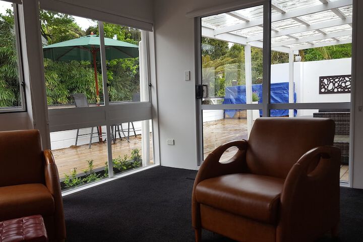 A BIT OF NEW YORK IN WHANGANUI HOME STAY