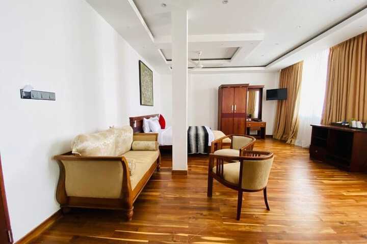Room 10 of 39