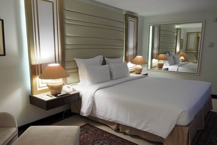 Room 16 of 54