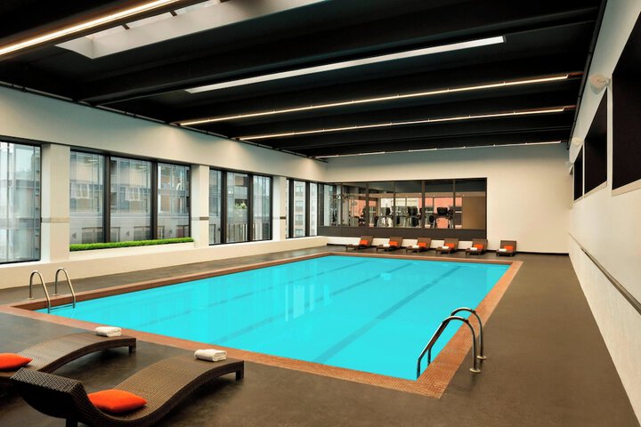 Hotel Pool