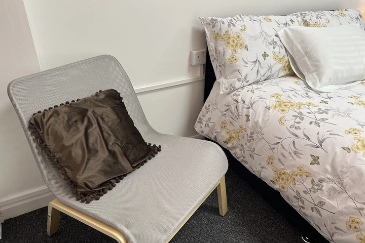 Room 4 of 5