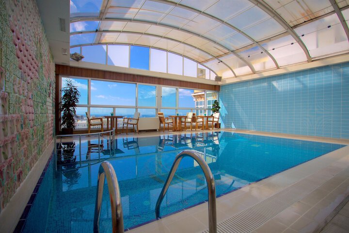 Pools & Facilities
