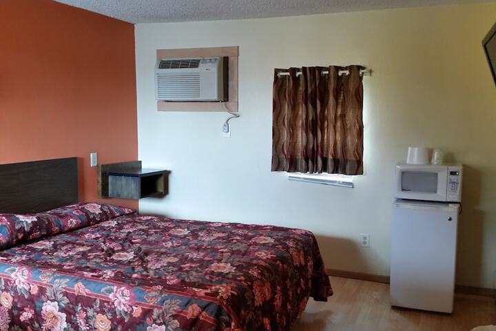 Room 2 of 36
