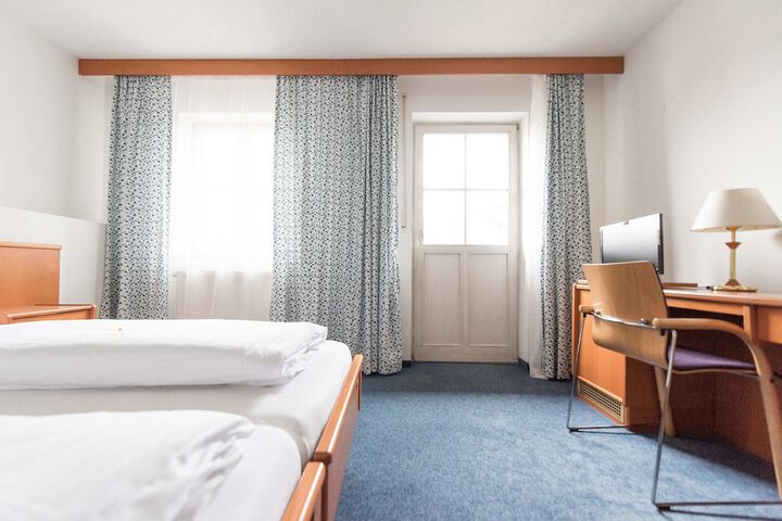 Room 4 of 29