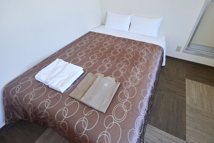 Room 4 of 40
