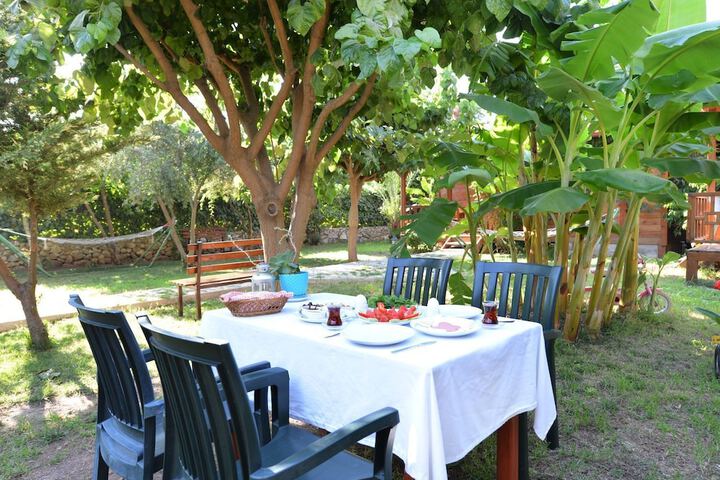 Dining 63 of 80