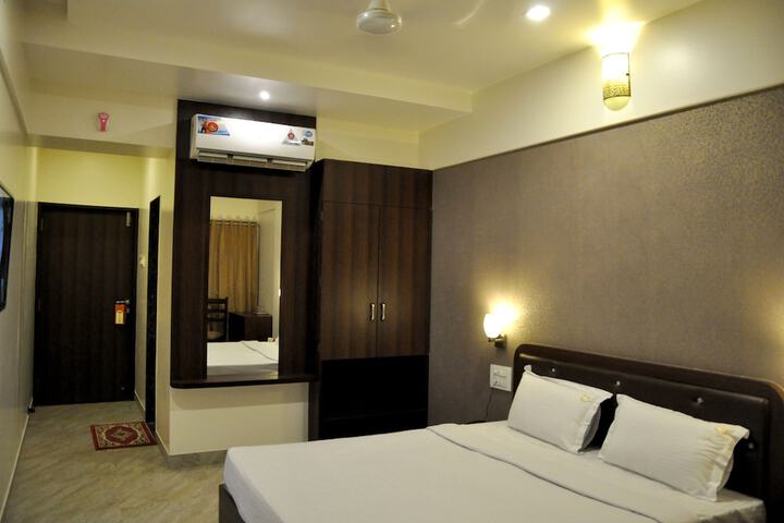 Room 16 of 39