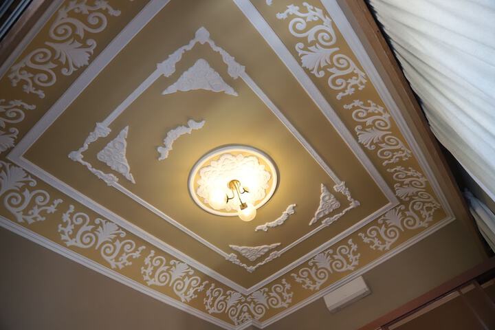 Room 33 of 77