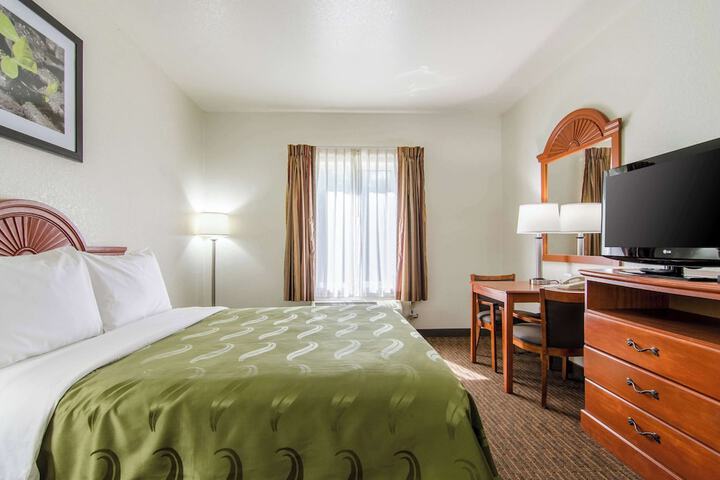 Room 18 of 65