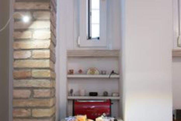 Room 4 of 10