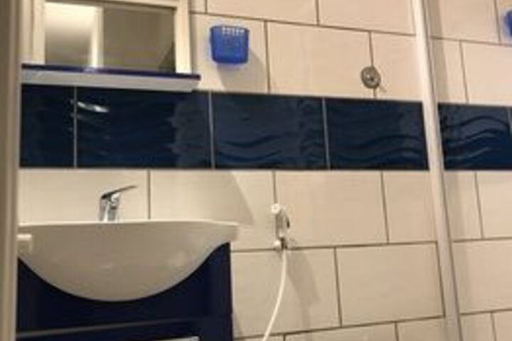 Room 2 of 10