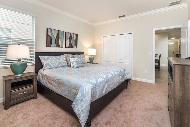 Room 6 of 31