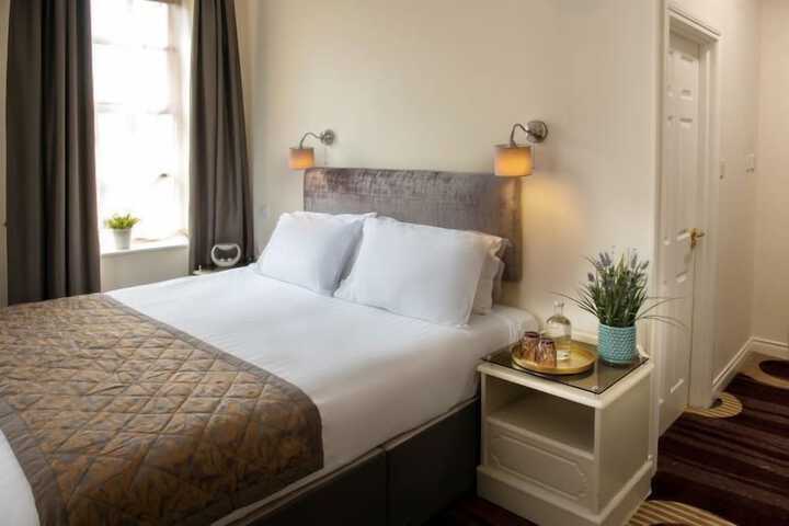 Room 8 of 27