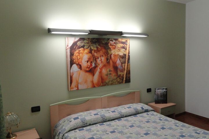 Room 3 of 41