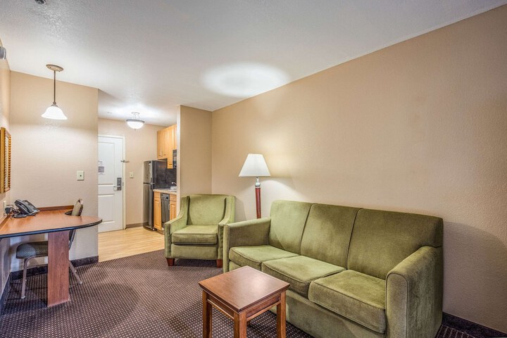 Room 9 of 27