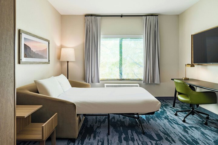 Room 8 of 24
